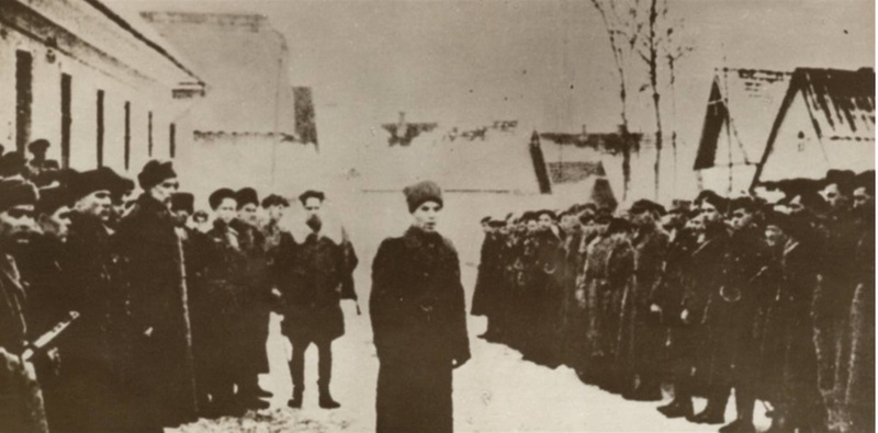 Partizáni odchádzajú  z Pribyliny do boja o Liptovský Mikuláš - www.liponet.sk - február 1945