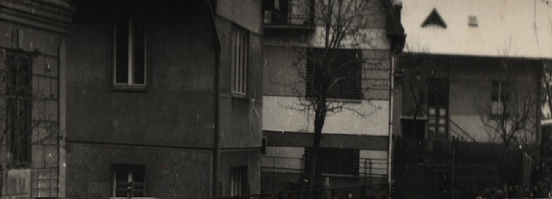 Časť Maďarovho domu za ním Juríkov, Račkov a Juricekov dom - asi 1970