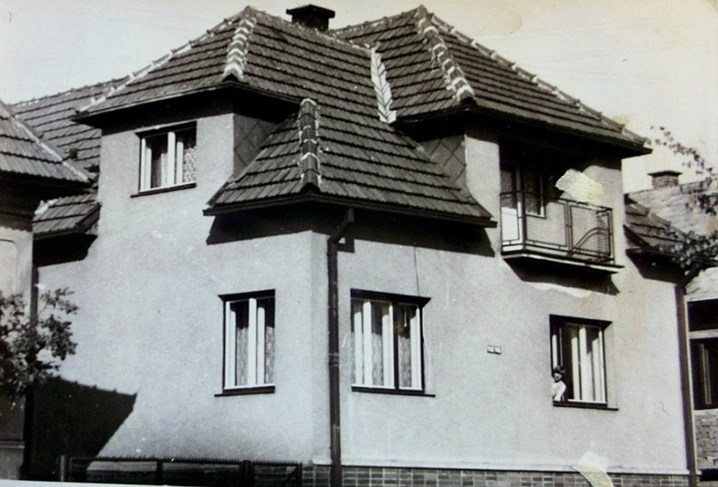 Strapoňou - Vandriakov dom pred poslednou rekonšrtrukciou - fotoarchív: Jaroslav Strapoň - nedatované