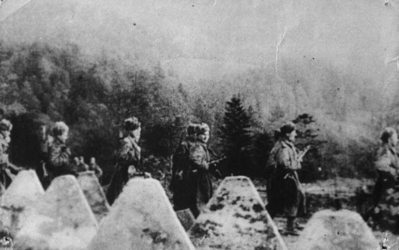 Vojaci Československého armádneho zboru na Podbansku - fotoarchív:Plučinský Rudolf -  Január 1945