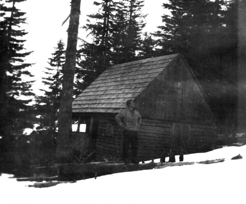 Mužíkova chata v Račkovej doline ktorú skoro zasiahla lavína - fotoarchiv:Belomír Račko - 1964