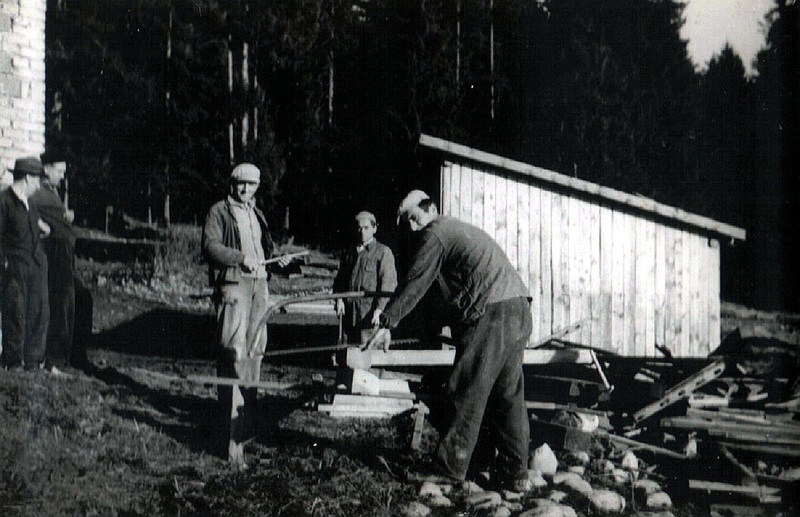 Výstavba kravína pod Pálenicami - fotoarchív:Eva Kušnierová - 1959