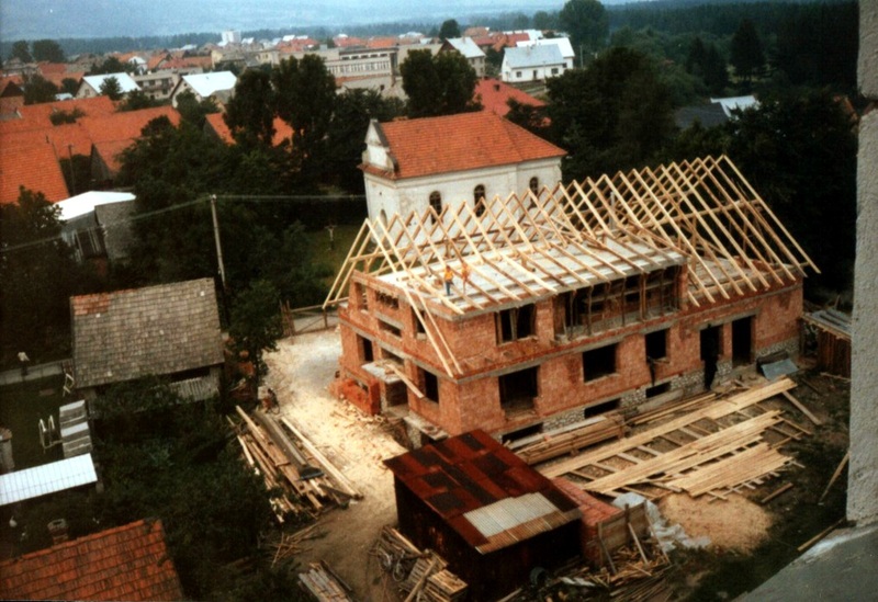 Výstavba novej evanjelickej fary - fotoarchív:kronika ECAV - 1992