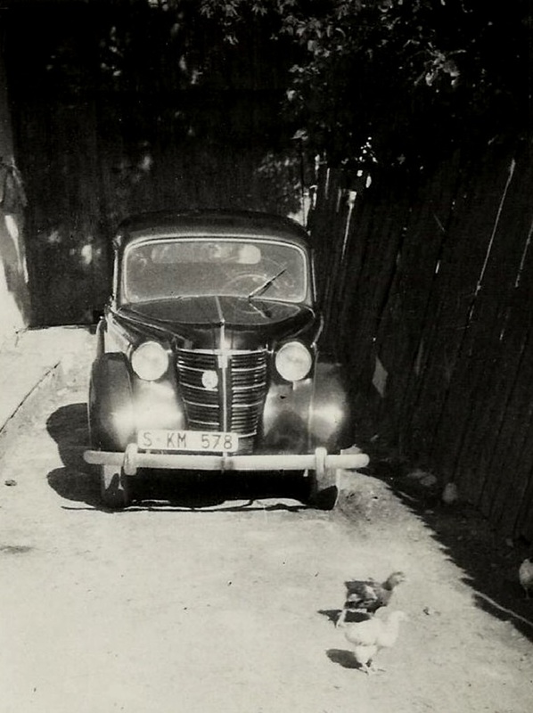 Naleštený  Opel Olympia Karola Sutorisa pripravený na nedeľnú jazdu - fotoarchív: Karol Sutoris ml. - 1950