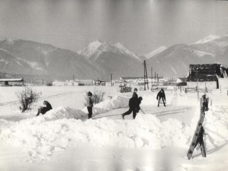 Takto sa hral hokej za potokom - fotoarchiv:Daniel Račko