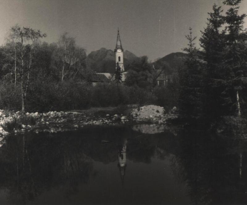 Túto fotku nazveme zrkadlenie v pláni pod Brehom - fotoarchív:Račko Miroslav st. - 60-te roky