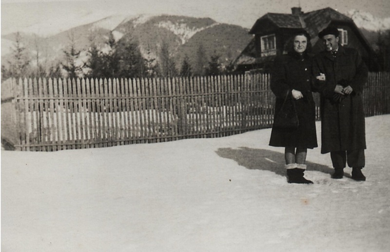 Nedeľná prechádzka k horárni v Lehote - fotoarchív:Ján Mikuš Krdaj - 50 -te roky