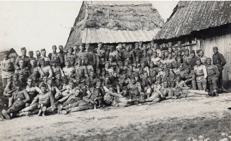 Vojaci ČS armády na poľnom výcviku pri Pribylinských  humnách na Všanine - 20-te roky minulého storočia