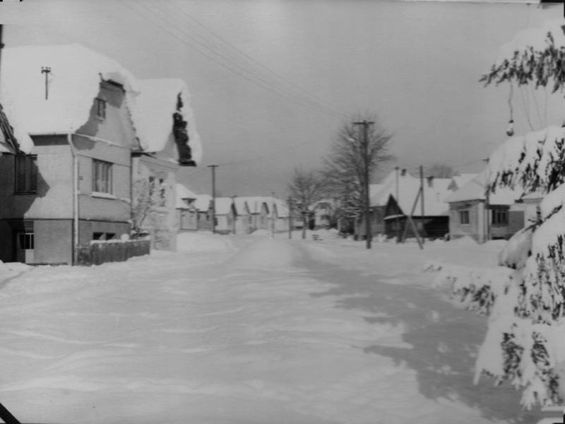 Stred obce v zime - fotoarchiv:Daniel Račko - nedatované