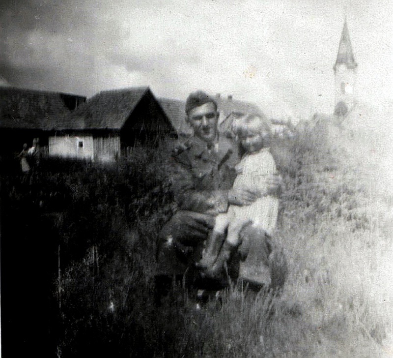 Brat a  sestra - fotoarchív: Miroslav Račko st. - asi 1955