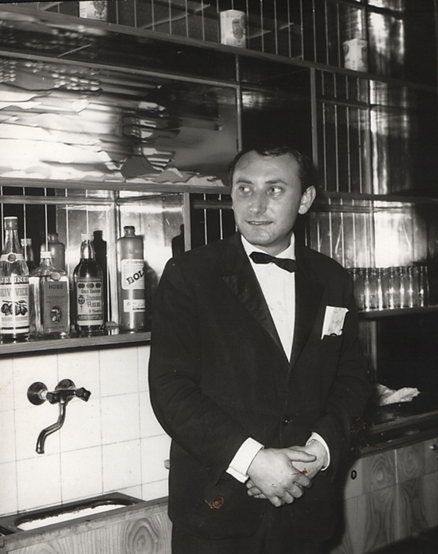  Barman v hoteli Esperano Vladko Piatka - fotoarchív:Zdenka Račková - 1970