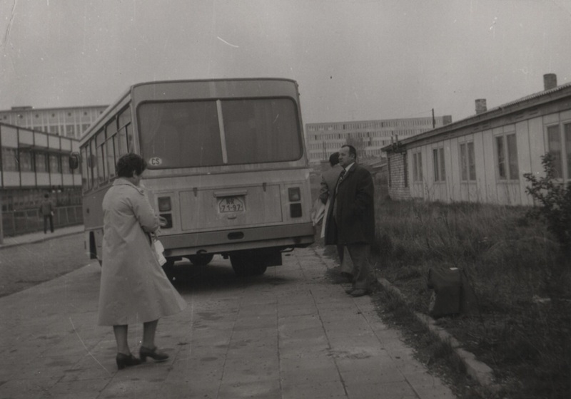 Autobusom do NDR z chaty  VŠP Nitra a Mier Topolčany - fotoarchív:Viera Ciglerová - 1.5.1980