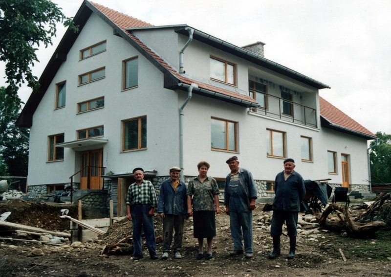 Evanjelická fara tesne pred dokončením - fotoarchív:kronika ECAV - 1992