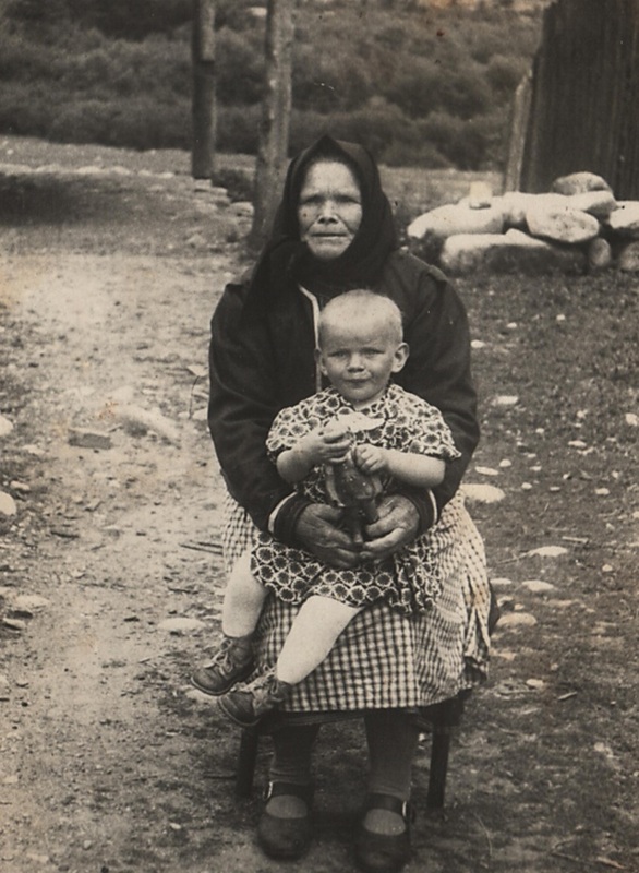 Večne milá spomienka na starú mamu - fotoarchív: Emil Klaučo Belaj -  asi 1950
