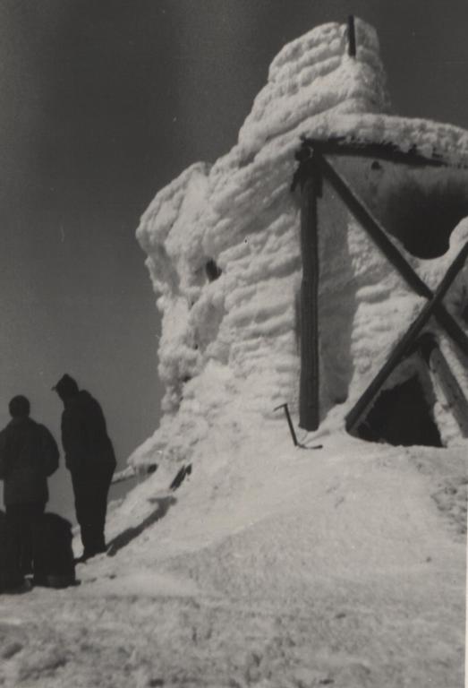 Na vrchole Bystrej v zime - fotoarchiv:Belomír Račko - 1965
