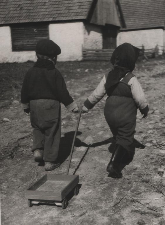 Cestou po záhumní - fotoarchív:Milan Betuš - 1954