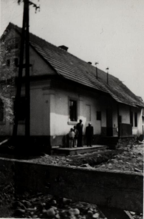 Klaučov dom tesne pred jeho zbúraním - fotoarchív:Elena Klaučová - 1956