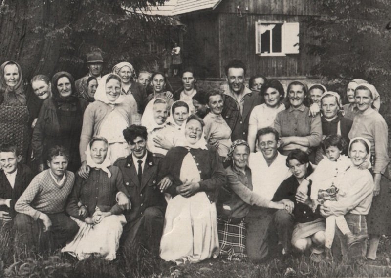 Rodinné stretnutie u Pelachovcov na chate Pod Hrádkom - fotoarchív:Magda Jurčová r.Pelachová - nedatované
