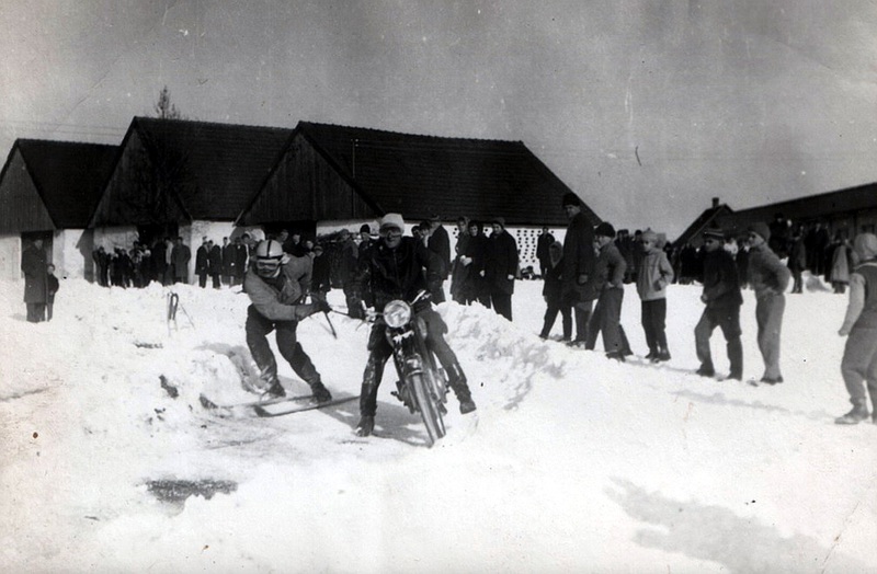 netradičný zimný šport vo Vavrišove – Skijoring - fotoarchív: Julo Janotka st. - 60 - te roky