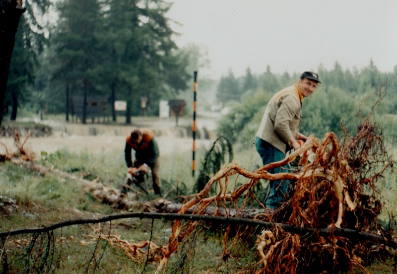 Povodeň na Račkovom potoku  - fotoarchív: Miroslav Račko - asi 1997