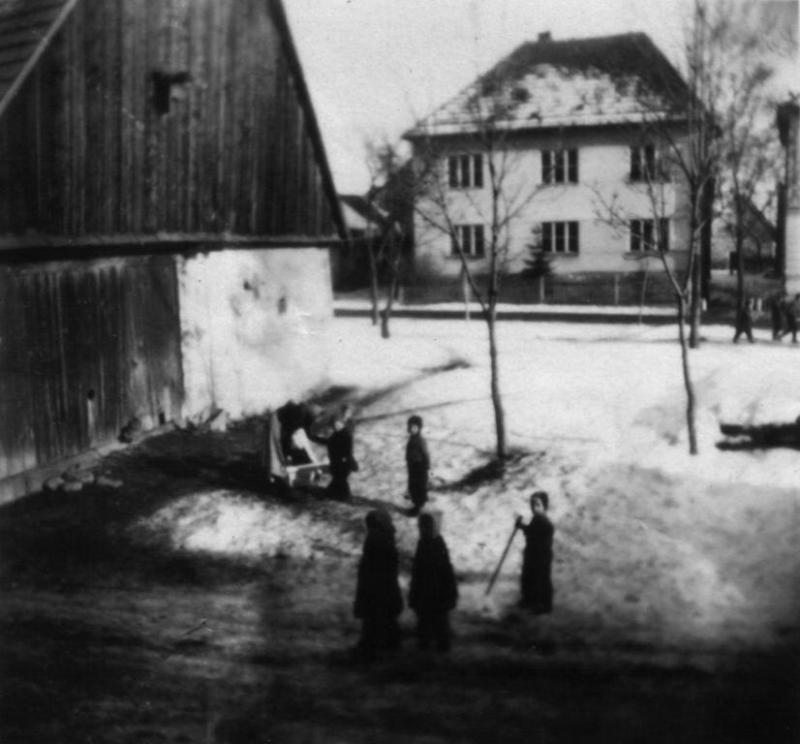 Pallovo humno a Obecný úrad - Jaroslav Štepita - nedatované