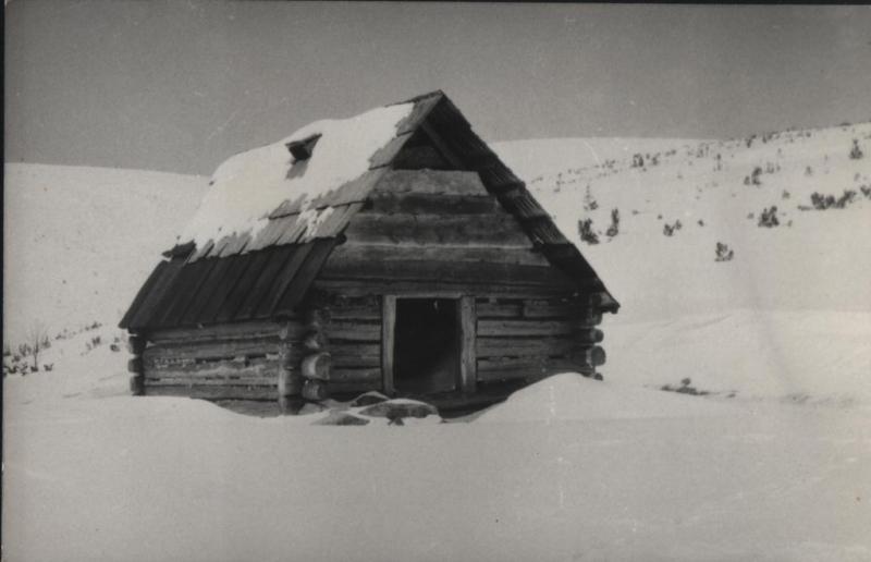 Koliba v Račkovej doline v zime - fotoarchiv:Belomír Račko - 1966