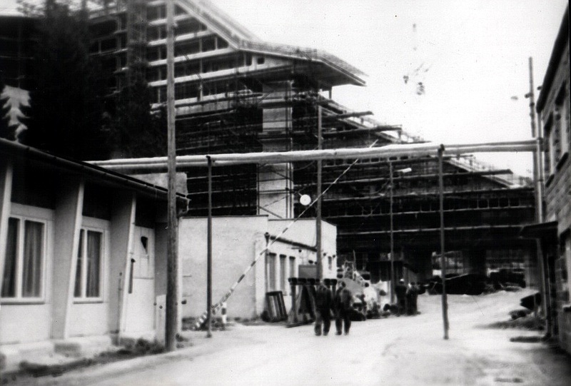 Výstavba hotela Permon na Podbansku - fotoarchív:Pavel Poliak - 80-te roky