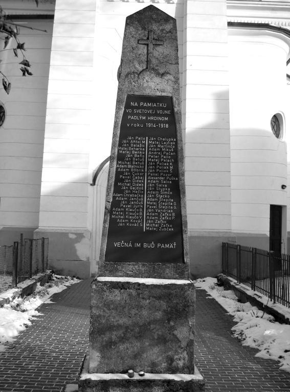 Pamätník padlým vojakom z prvej svetovej vojny pred evanjelickým kostolom v Pribyline - Ilustračnná fotka
