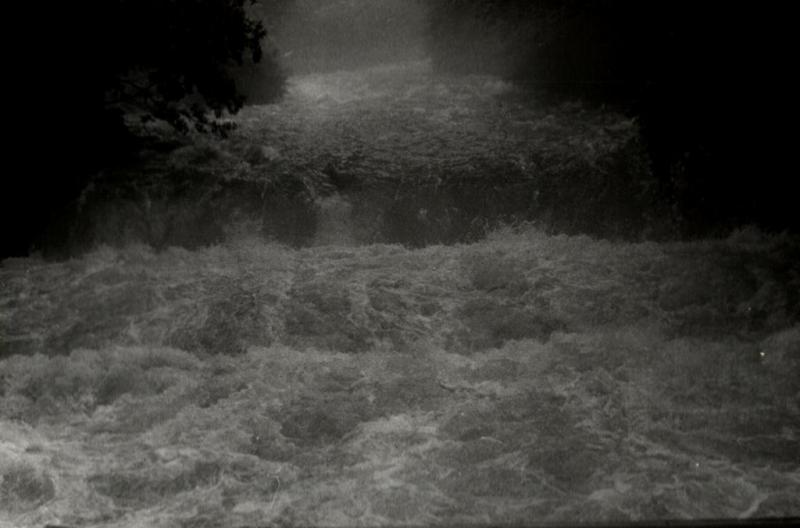 Sila vody v Úzkej doline - fotoarchív:Ľubomír Dlháň - 80-te roky